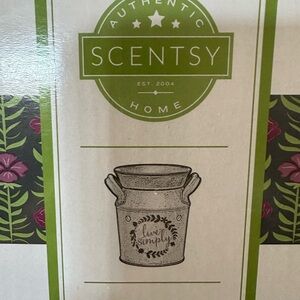 Living simply Scentsy warmer.